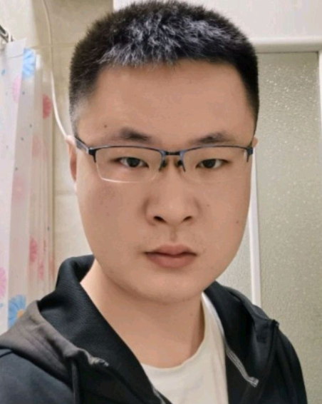 摩卡上的抹茶粉